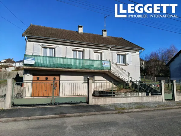 Maison individuelle de 3 chambres, située dans le village de Marsac, en Creuse. 