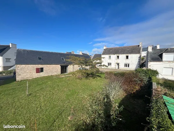 Corps de ferme en pierres à 500m de l'océan - Plouhinec / Audierne - 150m2 + dépendances 