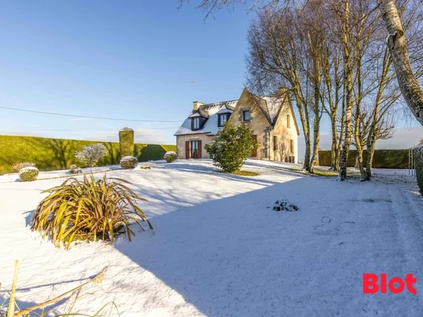 BLOT IMMOBILIER - LE CROUAIS (35290) - Maison à vendre - 5 chambres - sous-sol - terrain de 2900 