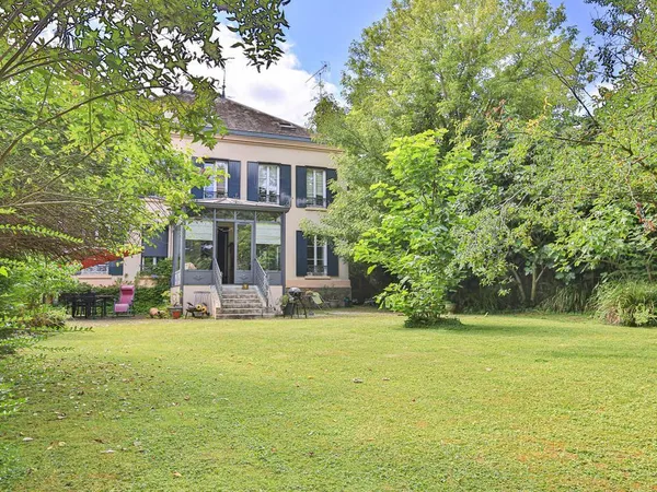 Maison 10 pièces 330 m² 