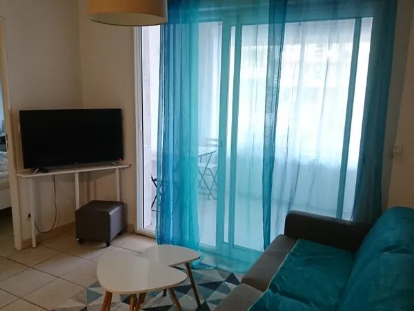 Location a l année 