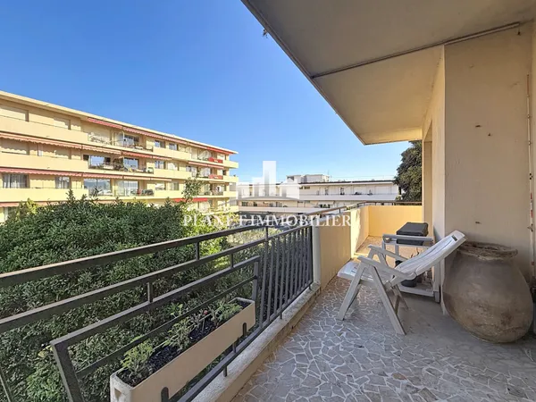 ANTIBES FONTONNE 3/4 PIECES PARKING ET CAVE 