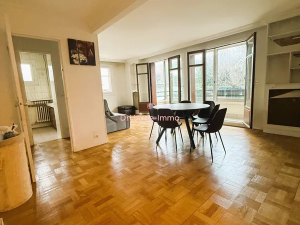 Superbe Appartement T3 avec Terrasse et Garage à Rosny-sous-Bois 