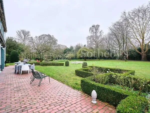 Maison 5 pièces 227 m² 