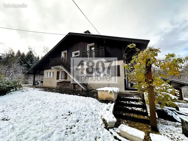 Maison 8 pièces 215 m² 