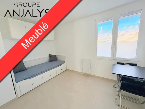 Studio 1 pièce 14 m² 