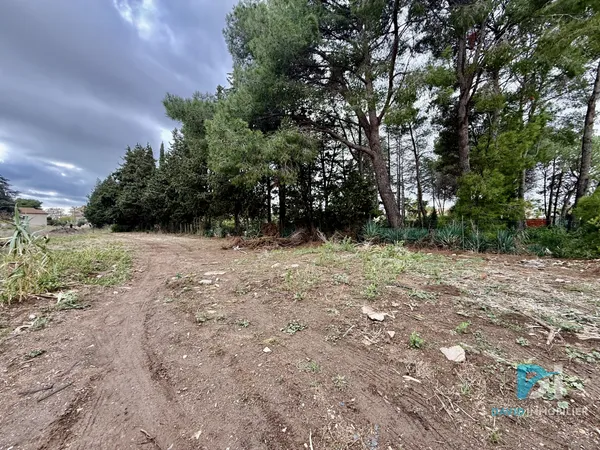 Terrain constructible hors lotissement 382 m2 