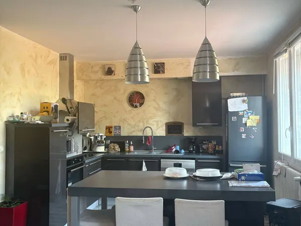 Appartement 6 pièces 100 m² 