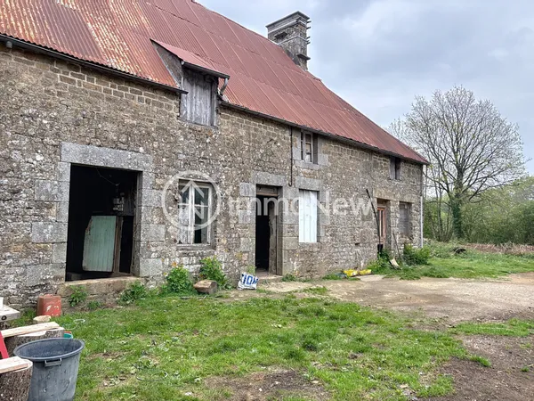 BELLE LONGERE A RENOVER 115 M2 AU SOL SUR TERRAIN 6873 M2 