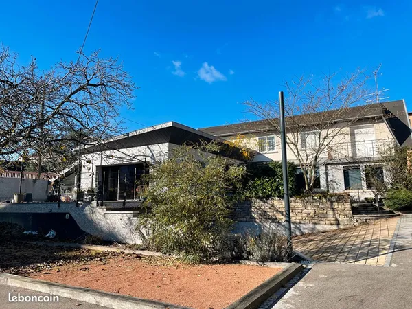 Propriété 15 pièces 565 m² 