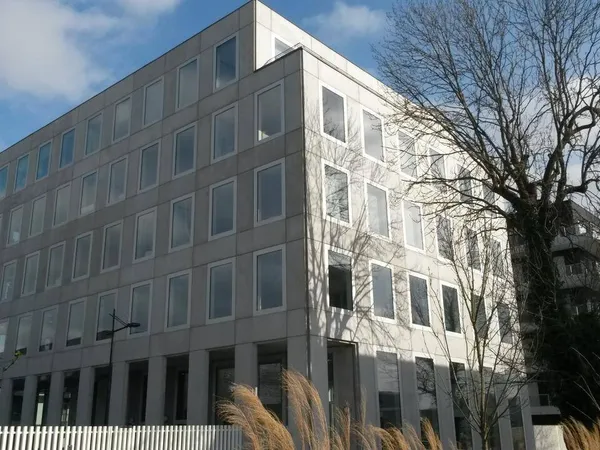 Bureaux 303 m² 