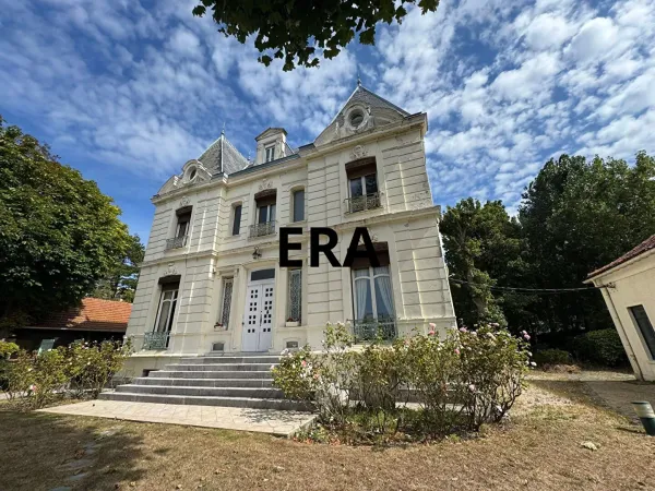 Maison 11 pièces 270 m² 