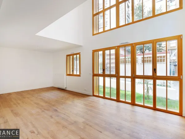 À vendre Maison 6 pièces 4 chambres avec jardin 75012 PARI 