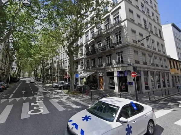 Local commercial 125 m² 