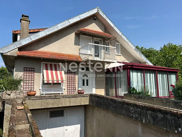 Charmante maison située à Malicorne Sur Sarthe : 4 chambres et 1 bureau ! 