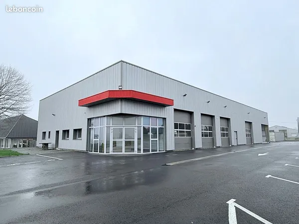 Local 800 m² TREMEUR 