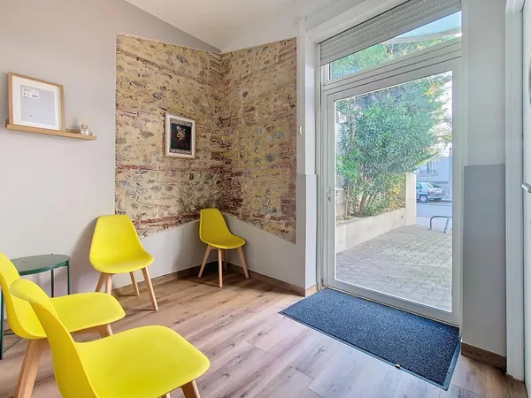 Local professionnel 1 pièce 16 m² 