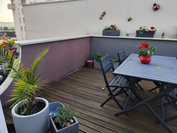 Grand duplex avec terrasse 