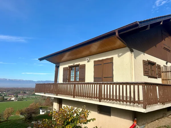 Chalet avec vue à Saint Cergues 