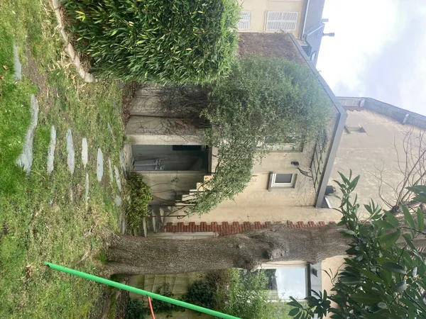 Loue à Versailles studette meublée pour étudiant 15m² 