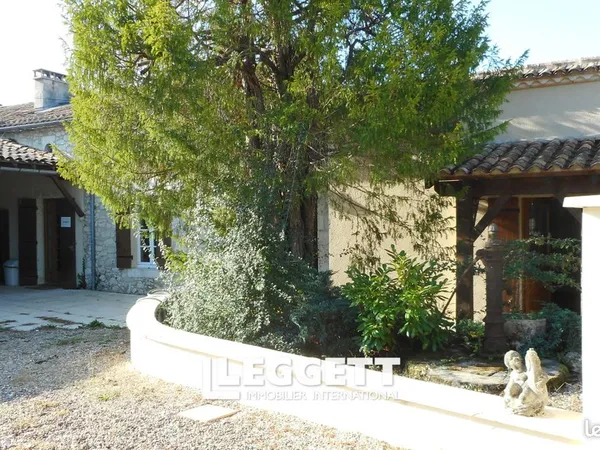 Maison 20 pièces 450 m² 