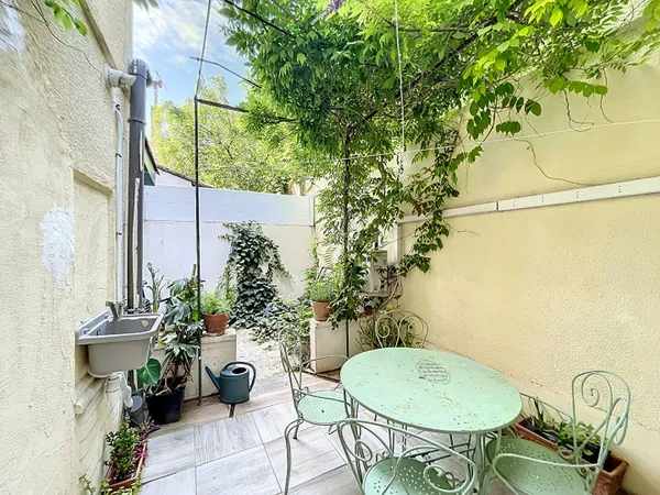 A LOUER AVIGNON ( 84000 ) PREMIERE CEINTURE EXTRAMUROS : Maison 3pièces sur 1 étage, avec cour et 