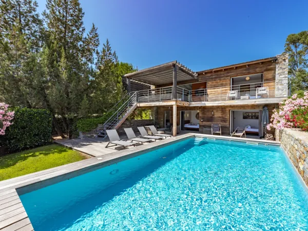 Louez une villa à Santa Giulia 