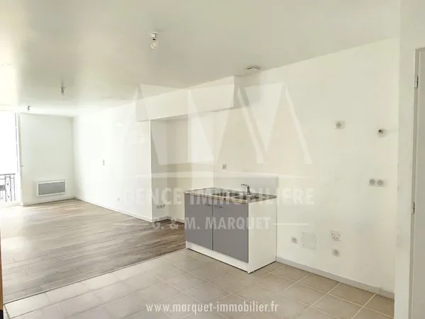 MAISON DE VILLE DE 87,09 m² - ANGOULEME "PLATEAU" - 4 PIECES PRINCIPALES 