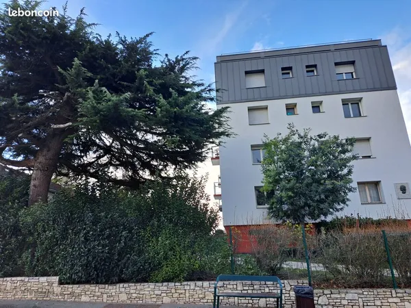 Très bel appartement traversant de 92 M2 