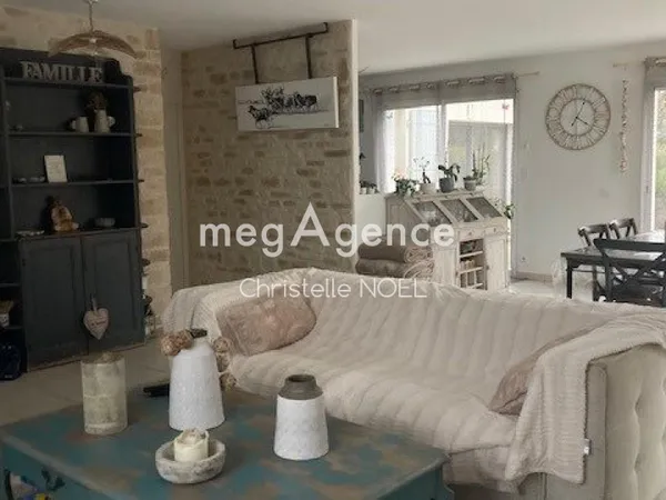 centre de ste gemmes la plaine ,très belle maison de 4 chambres, 
