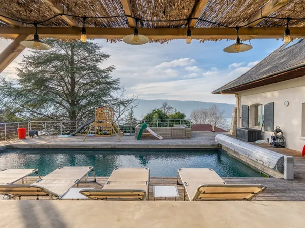 Propriété 9 pièces 277 m² 
