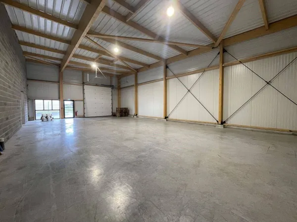 Local d'activité 380 m² 