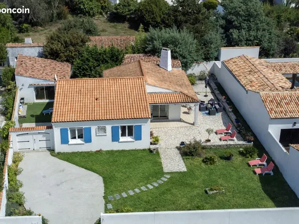 Maison de plain pied sur grand terrain 
