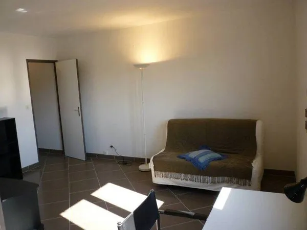 Studio 1 pièce 30 m² 