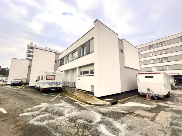 Local professionnel 228 m²