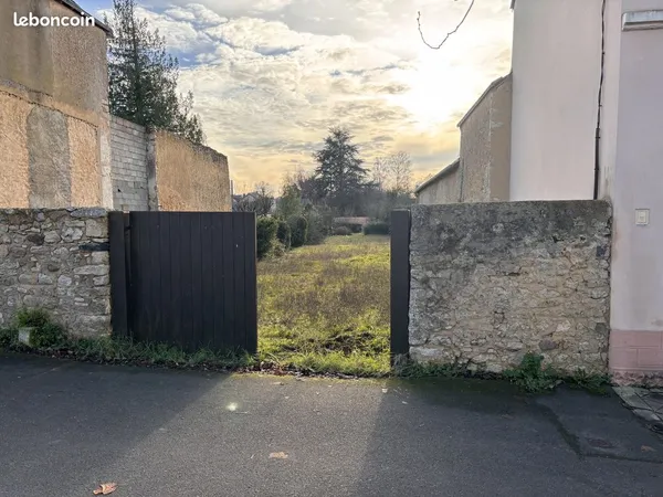 Terrain 850 m² Conlie 