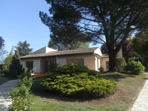 Maison de plain-pied 4 pièces 150 m² 
