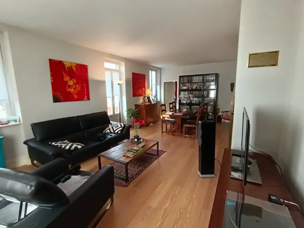 Appartement 5 pièces - 125 m2 avec terrasse - Faubourg de Ly 