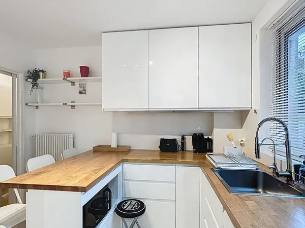 4 PIECES de 74,40m2 proche métro 