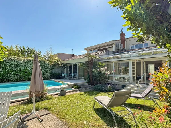 Vends maison 280m² Bordeaux Saint-Genès - Magnifique maison d'architecte avec grand jardin et 