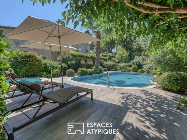 Maison d'architecte grand format, parc paysager et piscine 