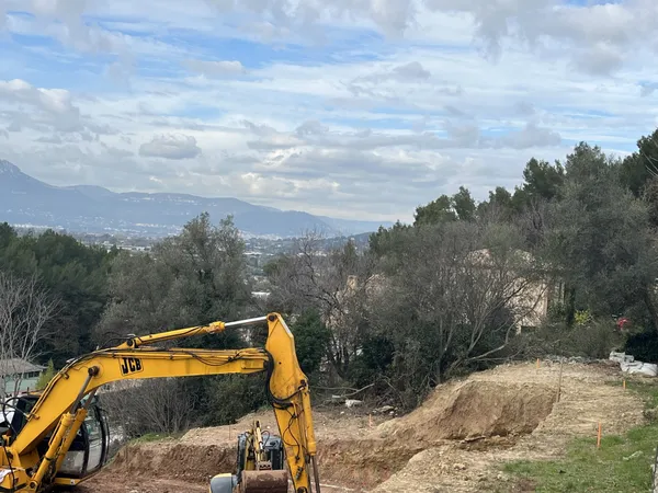 Terrain constructible au calme avec permis accordé 