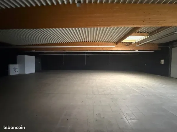 Local commercial 370 m² 
