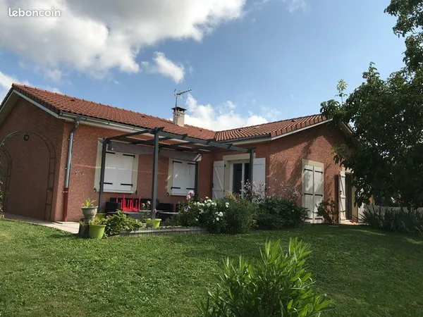Maison plein pied 5 pièces terrain 1000m2 