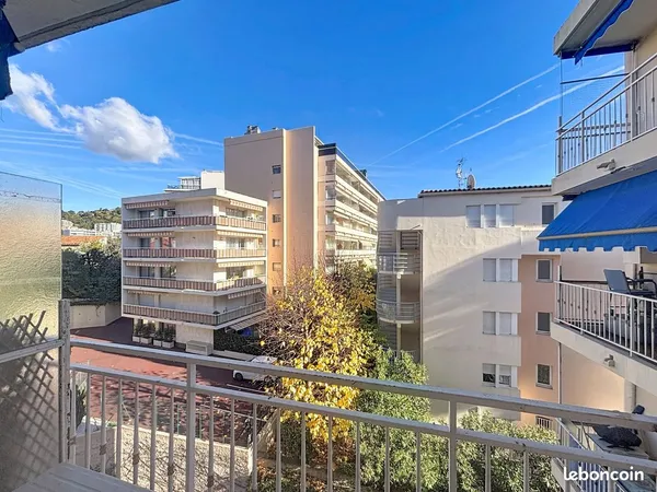 Studio 1 pièce 24 m² 