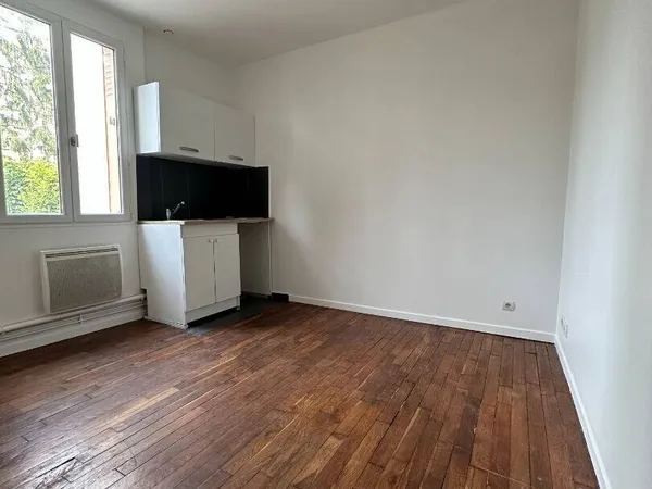 Studio 1 pièce 17 m² 