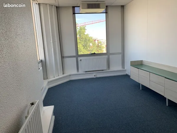 Bureaux 15 m² EVRY 