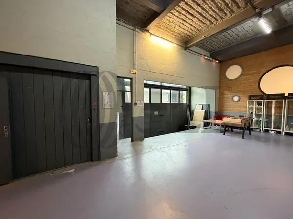 Local d'activité 4193 m² 