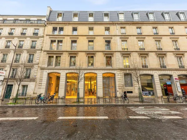 Bureau 2421 m² 