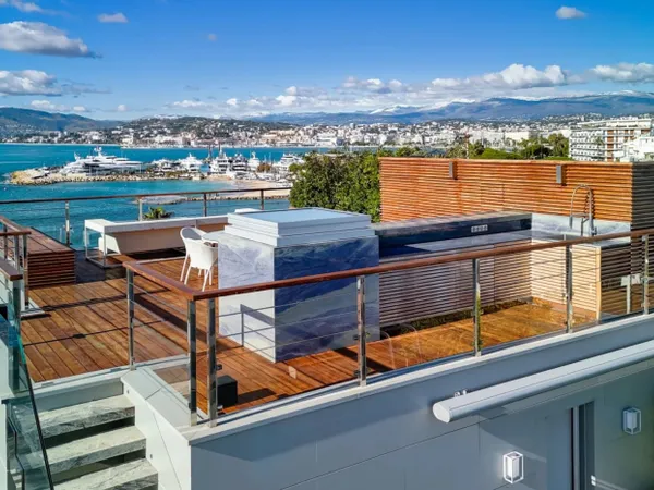 CANNES - POINTE CROISETTE / PALM BEACH 